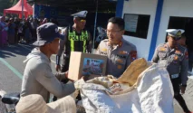 Polres Situbondo Bagikan Ratusan Nasi Bungkus dan Sembako dalam Rangka Hari Bhayangkara ke-80