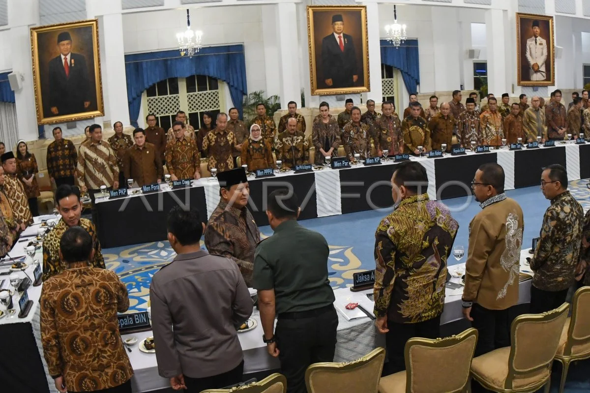 Posisi Duduk Gibran di Sidang Kabinet: Isu Rivalitas dan Klarifikasi Resmi