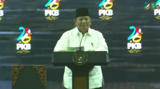 Prabowo Bercanda Soal Plesetan MBG 'Mas Bahlil Ganteng' di Harlah PKB