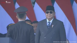 Prabowo Subianto Terima Medali Kehormatan Loka Praja Samrakshana dari Polri