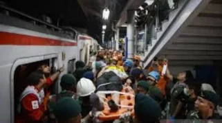 Rentetan Kecelakaan Maut di Perlintasan Kereta Api: Semarang dan Kediri Berduka