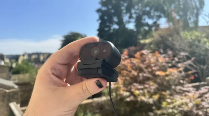 Review Dell Pro 5 Webcam: Kamera 2K dengan Windows Hello, tapi Warna Kurang Akurat
