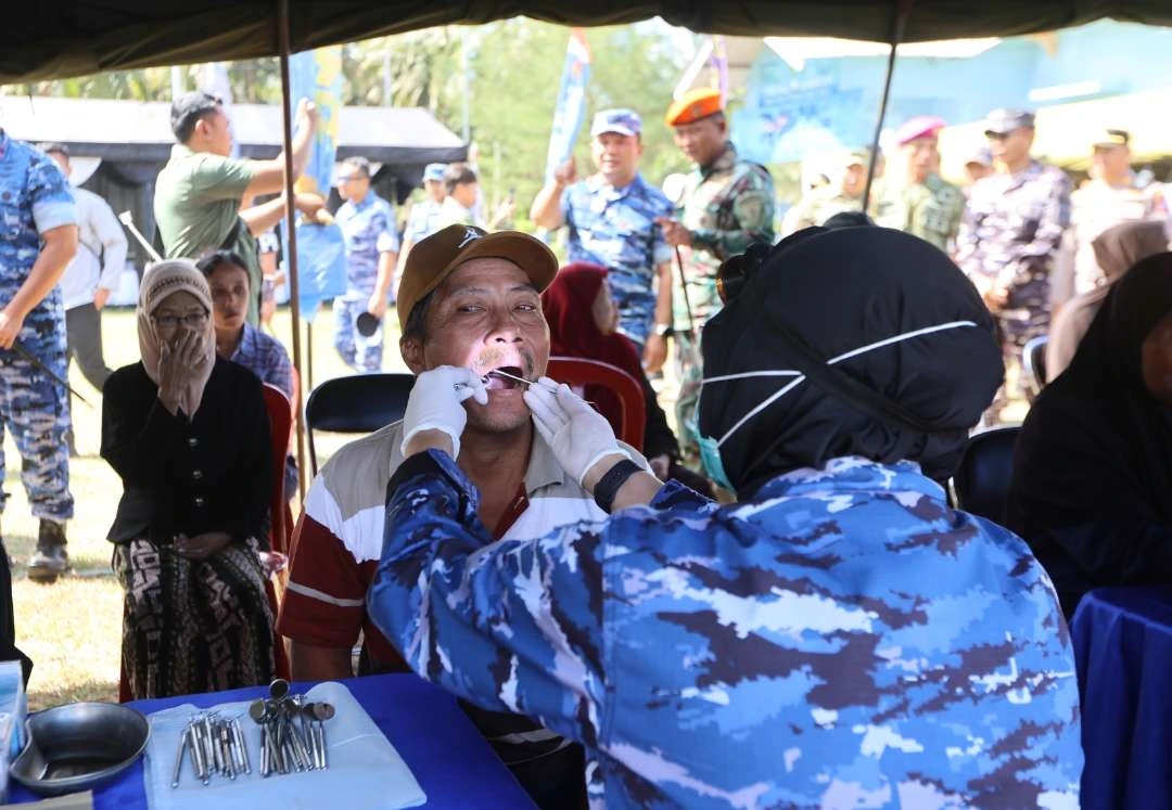 Sambut Hari Bakti ke-79, TNI AU Gelar Pemeriksaan Kesehatan Gratis di Banyuwangi