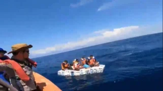SAR Gabungan Evakuasi Enam ABK KM Genius yang Alami Kerusakan Mesin di Perairan Utara Bali