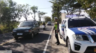 Satlantas Polres Sampang Patroli di Jalur Blackspot untuk Tekan Angka Kecelakaan