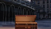 Selebrasi 130 Tahun Monogram Ikonik Louis Vuitton Mewarnai Setiap Trunk