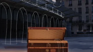 Selebrasi 130 Tahun Monogram Ikonik Louis Vuitton Mewarnai Setiap Trunk