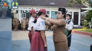 Semangat Tahun Ajaran Baru 2026/2027 di SMPN 1 Singaraja, MPLS diwarnai Gerakan Ayah Antar Anak