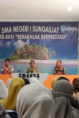 SMAN 1 Sungailiat Sosialisasikan MPLS Ramah dan Kawasan Tanpa Rokok