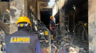 Tim Forensik Polda Jatim Turun Selidiki Kebakaran Pasar Agrobis Babat Lamongan