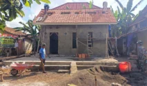 TMMD ke-129 Kodim 0828 Sampang Rehabilitasi Rumah Tidak Layak Huni Milik Bu Mahmudah