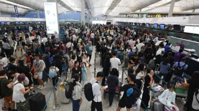 Topan Bavi Lumpuhkan Transportasi di China, 2.800 Penerbangan Batal