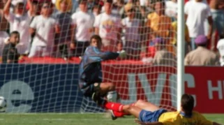 Tragedi Andres Escobar: Bek Kolombia yang Ditembak Usai Gol Bunuh Diri di Piala Dunia 1994