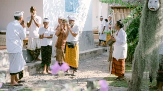 Tri Kaya Parisudha: Ajaran Hindu untuk Membersihkan Sampah Batin