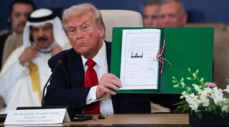 Trump Umumkan Kesepakatan Pelucutan Senjata Hamas dan Penarikan Pasukan Israel dari Gaza
