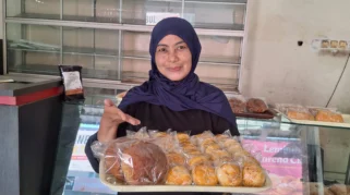 UMKM Anda Bakery Jember Luncurkan Pia Kacang Merah dan Roti Boy