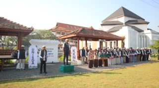 Unisda Lamongan Lepas 650 Mahasiswa KKN Nasional dan Internasional