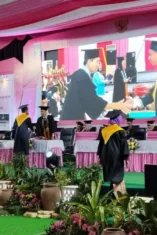 Universitas Kadiri Kukuhkan 770 Wisudawan, Siap Buka Program Doktoral