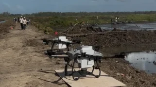 Vietnam dan Filipina Naik Status, Petani Papua Gunakan Drone