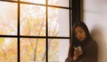 15 Cara Efektif Mengatasi Rasa Homesick Saat Baru Ngekost di Perantauan