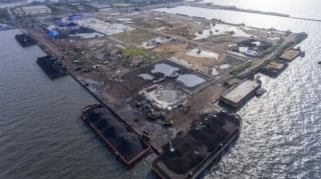 Air Dermaga Marunda Surut Imbas Kemarau, Kapal-Kapal Nelayan Berguguran Kandas