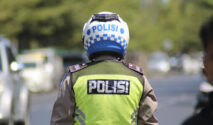 Anggota Polisi Terluka Akibat Lemparan Bom Molotov di Pos Lalu Lintas Surabaya