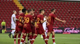 AS Roma Raih Kemenangan Perdana Pramusim dengan Gol Debut Santiago Castro dan Konstantinos Koulierakis