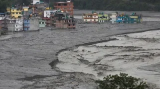Banjir Bandang di Nepal: Warga Andhra Pradesh Hilang, Bantuan Internasional, dan Dampak pada Infrastruktur Energi
