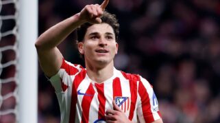 Barcelona Terus Berupaya Mendatangkan Julian Alvarez Meski Tantangan dari Atletico Madrid