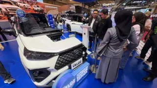 Berita Populer Cut Body Toyota Veloz HEV di GIIAS 2026 Tur Booth Daihatsu