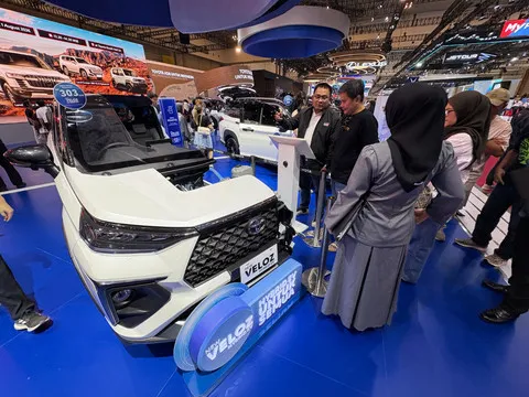 Berita Populer Cut Body Toyota Veloz HEV di GIIAS 2026 Tur Booth Daihatsu