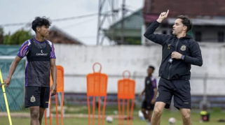 Bhayangkara FC Akhiri Kerja Sama dengan Paul Munster dan Tunjuk Pelatih Baru Oscar Bruzon Barreras