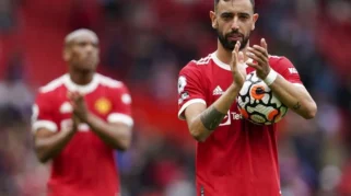Bruno Fernandes Cetak Hattrick, MU Raih Kemenangan Perdana 5-2 atas Ipswich Town