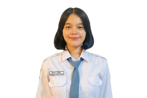Celine Olivia, Siswi SMKN 5 Pontianak yang Membawa Baki Merah Putih di HUT ke-81 RI