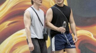 Connor Storrie dan Hudson Williams Tampil Kompak dengan Gaya Athleisure Saat Syuting Heated Rivalry Musim Kedua Dimulai