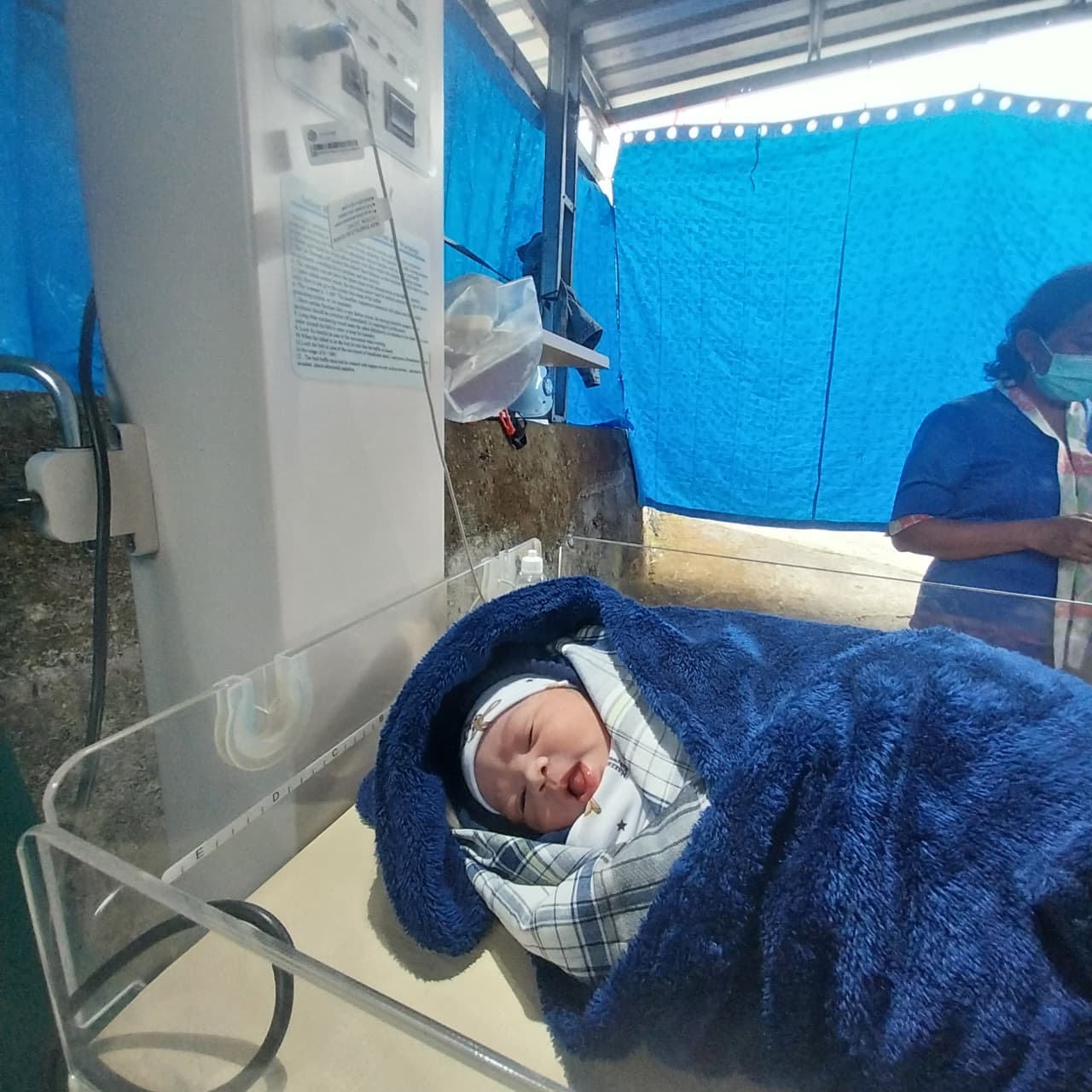 Dua Bayi Lahir dengan Selamat di Tengah Tanggap Darurat Gempa Manggarai