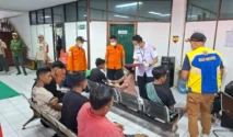 Evakuasi Korban Kebakaran KMP Putri Yasmin di Selat Lombok, 173 Penumpang Diselamatkan