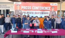 Konferensi Pers, Kapolresta Banyuwangi Kombes Pol Dr. Rofiq Ripto Himawan, S.I.K., S.H., M.H