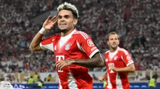 FC Bayern Kalahkan Jeju SK 2-1 di Test Match, Talenta Muda dan Debut Luis Díaz Jadi Sorotan