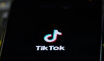 Fenomena Viral Lagu 'Ibu Bilang Pakai Ini Dulu' di TikTok dan Kisah Kesepian Anak yang Tersirat