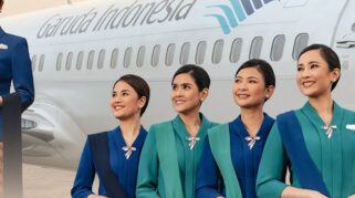 Garuda Indonesia Perkenalkan Seragam Awak Kabin Baru yang Memadukan Wastra dan Kriya Nusantara