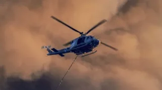 Helikopter Pemadam Tabrakan saat Jinakkan Karhutla di Yunani, 2 Pilot Tewas