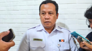 Insiden Taksi Listrik Tertabrak KRL di Perlintasan Sebidang Karet, Petugas KAI Sudah Berupaya Mencegah