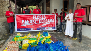 JHL Foundation Salurkan Bantuan Sembako untuk Umat Katolik di Kamubheka Ende Pasca Gempa