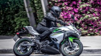 Kawasaki Ninja E-1: Motor Listrik Bergaya Sport dengan Performa dan Harga Berbeda dari Versi Bensin