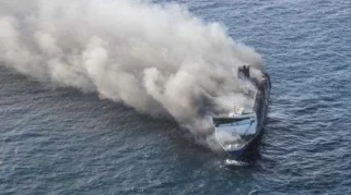 Keluarga Korban Kebakaran KMP Mutiara Sentosa II yang Belum Pulang Segera Melapor