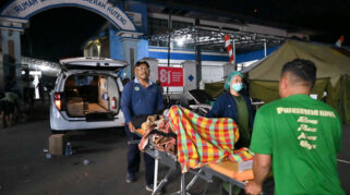 Kerusakan RSUD Ruteng Akibat Gempa Magnitudo 7,7, Pasien Dirawat di Tenda Darurat dan Rumah Sakit Lapangan