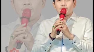 KH Anwar Zahid Selamat Setelah Mobil Alphard Ditabrak Truk Trailer di Bojonegoro