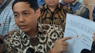 KPK Ungkap Dugaan Setoran 12.500 SGD dari Bupati Kuansing ke Pejabat Kemenhut Sebelum Penyerahan Amplop Menhut