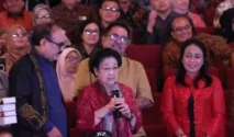 Megawati Hadiri Peluncuran Autobiografi Erros Djarot dan Bahas Kisah Sejarah yang Belum Terungkap